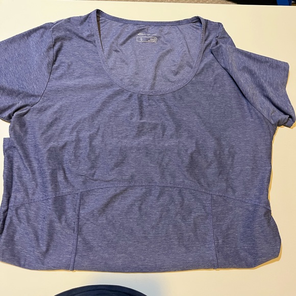 Athletic shirt - Picture 2 of 2